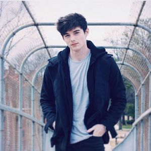 Meet your Posher, Cameron